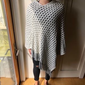 White and gray shawl
